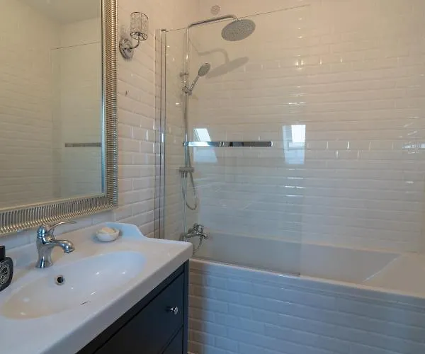 Hyper Centre - Balcon Apartament